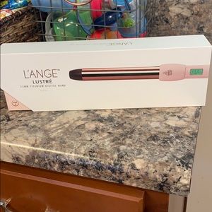 L’ange Lustré 25mm Titanium Digital Wand Blush